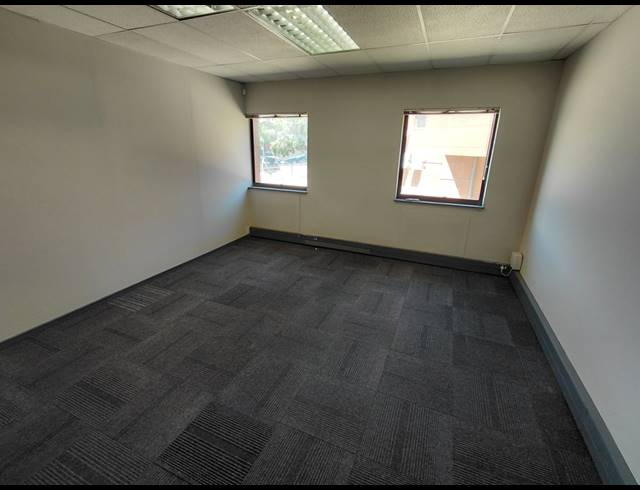 2,038M² OFFICE TO LET IN VORNA VALLEY